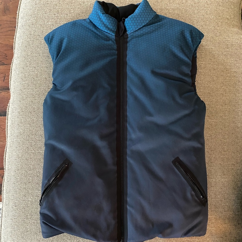 Ultracor teal/black honeycomb soft puffer size 4